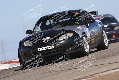 media/Oct-26-2025-CalClub SCCA (Sun) [[8ce1e69566]]/Group 2/Grapevine/